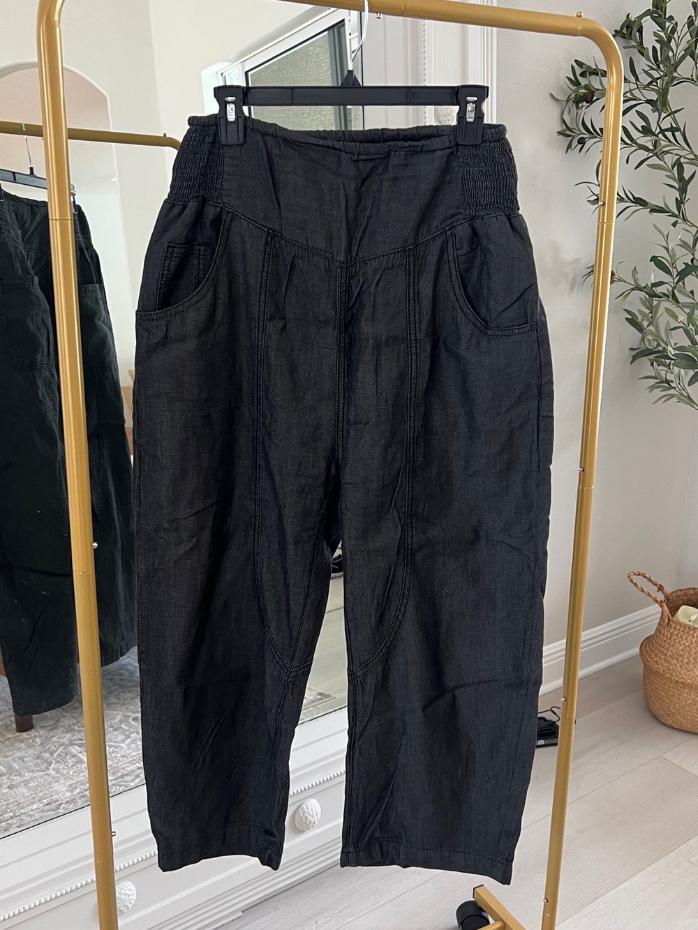 Black Relaxed Linen-Blend Pants